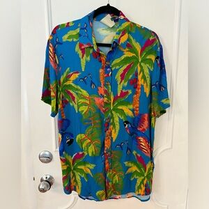 NWT Farm Rio Sunny Days unisex shirt. Size XS.
